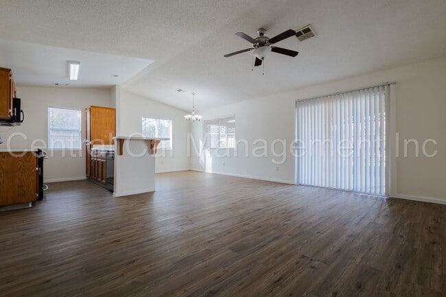 Building Photo - 3 Bedroom, 2 Bath Home - $2095 per month!