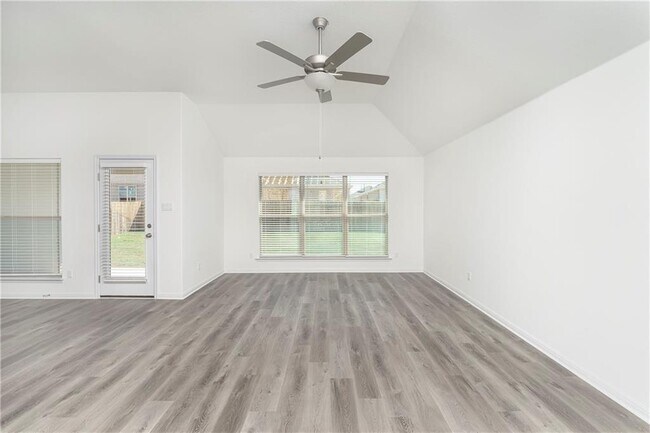 Building Photo - 236 Tanda Ln