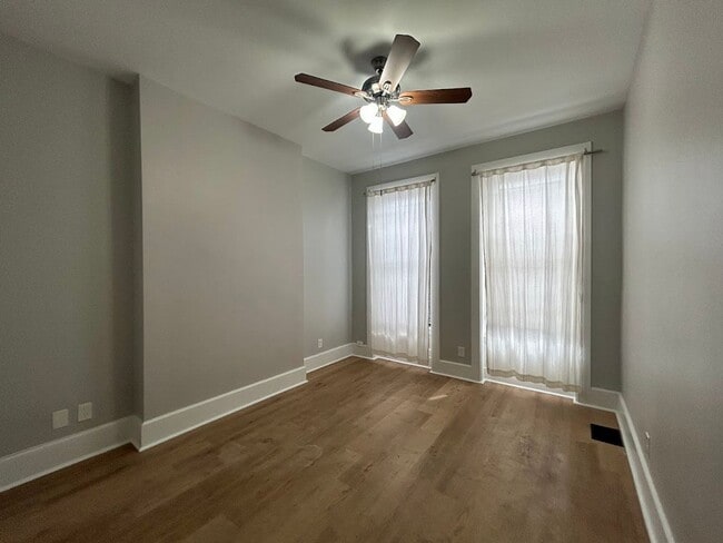 Building Photo - 422 Chestnut St