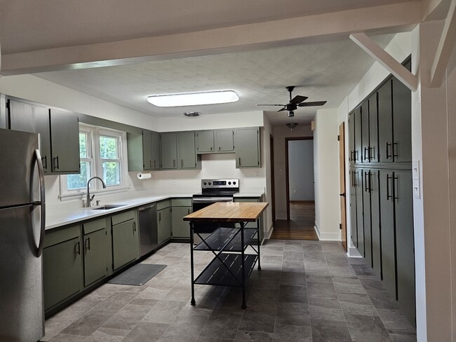 Building Photo - 1307 Harris St