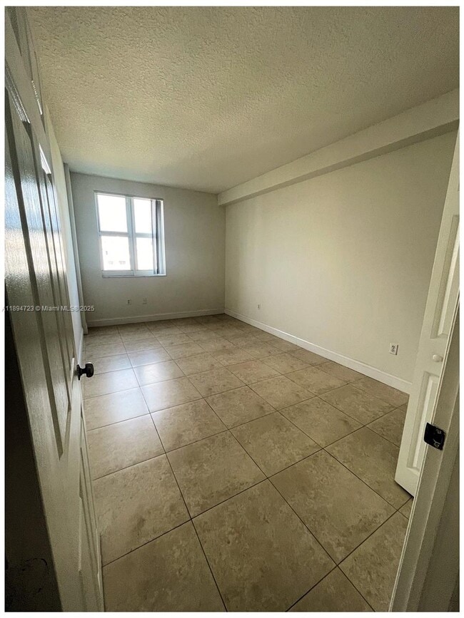 Building Photo - 50 Menores Ave