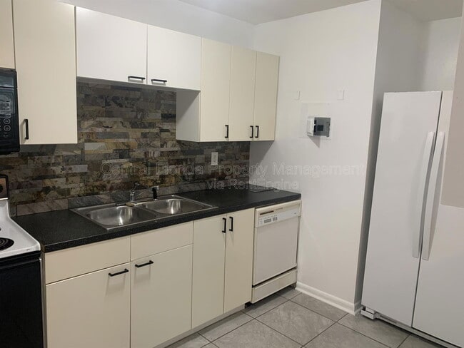 Building Photo - 1225 Minnesota St