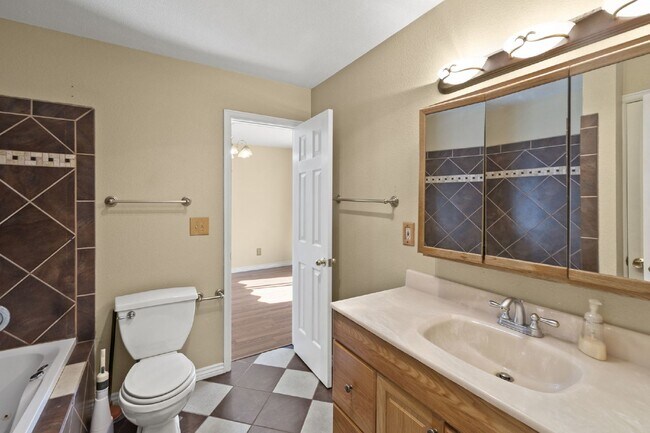 Building Photo - 4319 Millburn S