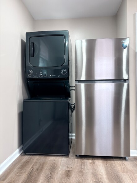 Building Photo - 2741 Jones Ave