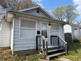 Building Photo - 3219 S Vine St