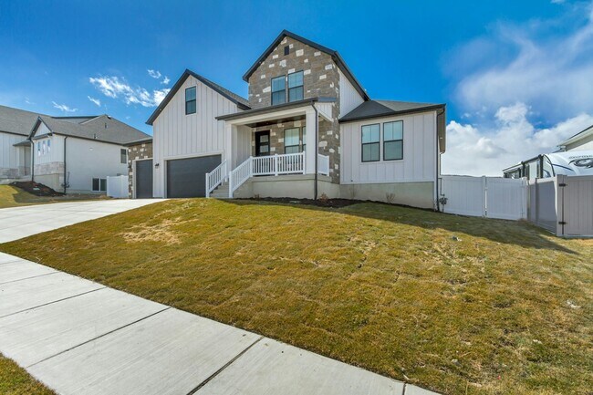 Building Photo - 1241 Boxelder Dr