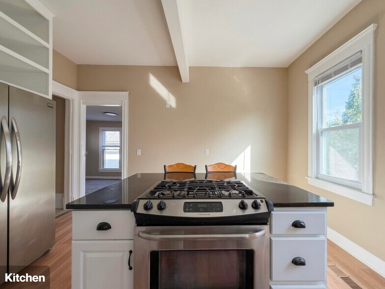 Kitchen - 2613 Bryant Ave S