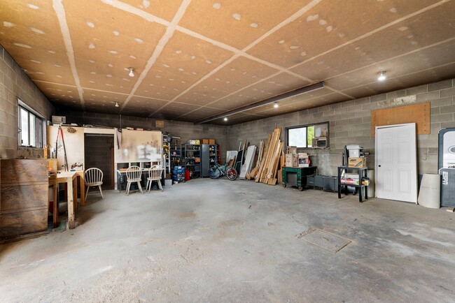 Building Photo - 421 N 500 W