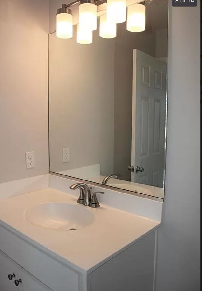 Building Photo - 1606 Clauser St