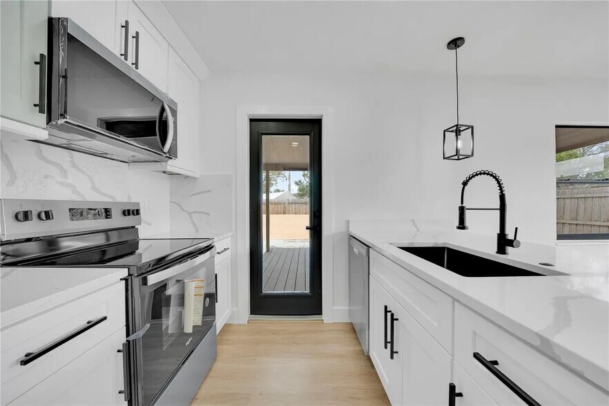 Building Photo - 3033 28th St N