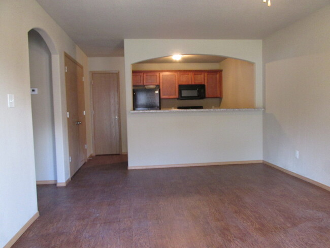 Building Photo - LJM-915 South 17th (A-B)