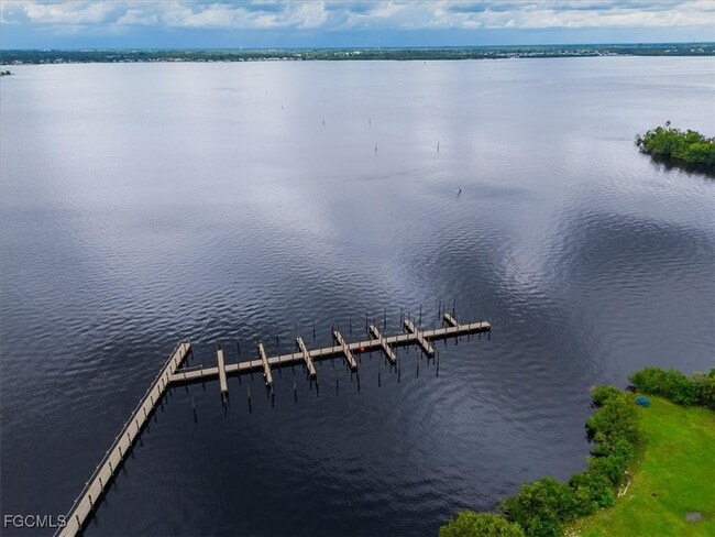 Building Photo - 2885 Palm Beach Blvd