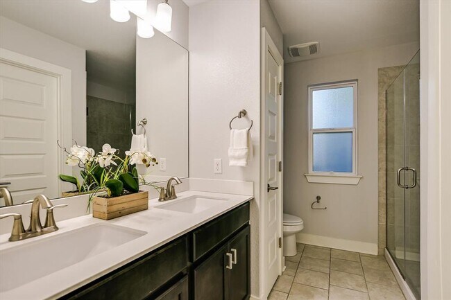 Building Photo - 2001 Tramson Dr