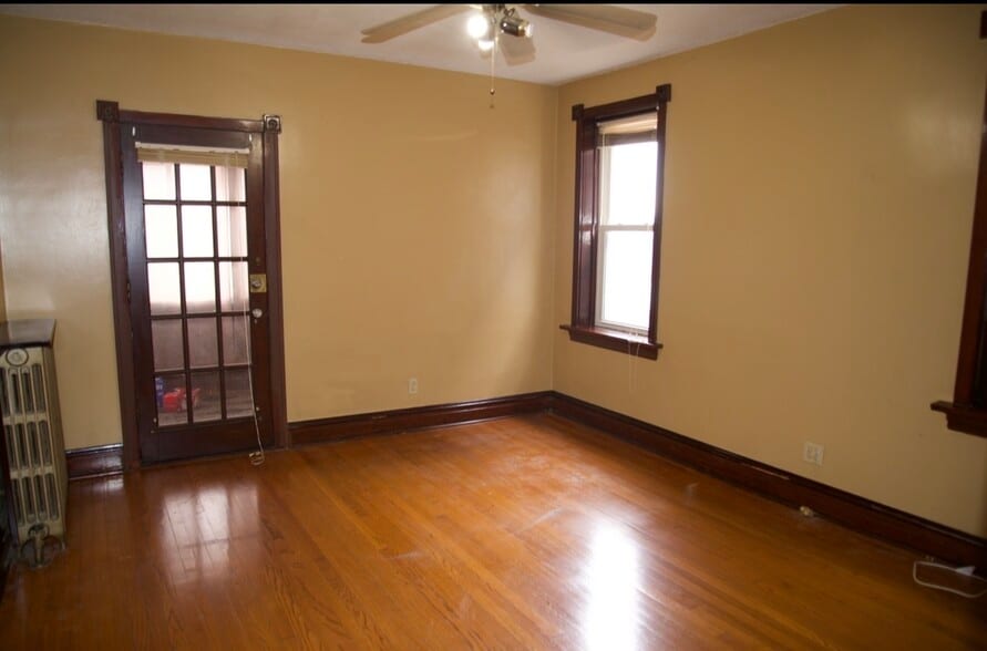 Building Photo - 4200 Lawn Ave