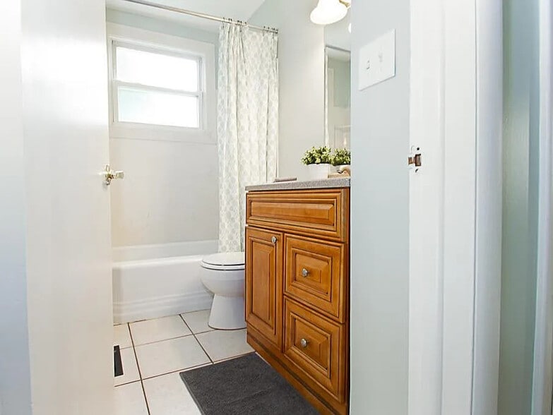 Downstairs bathroom - 224 Colonial Ave