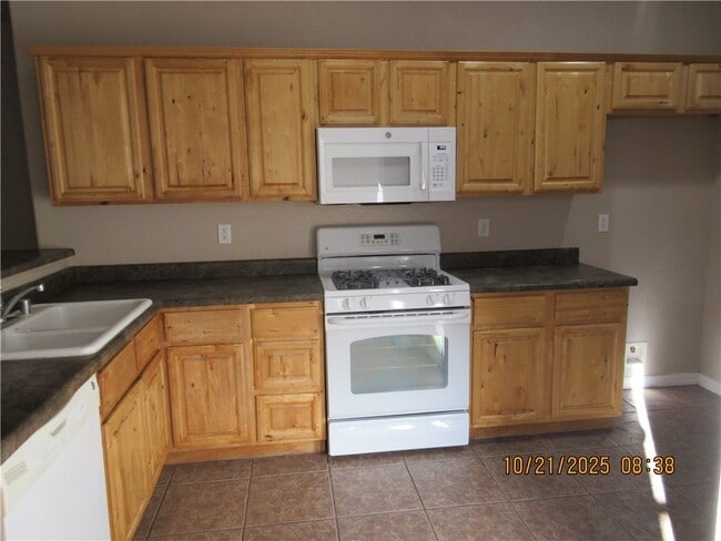 Building Photo - 2044 Rex Allen Dr