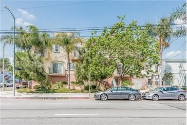 Building Photo - 6601 Woodley Ave