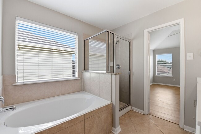 Building Photo - 14022 Crestbourne Ct