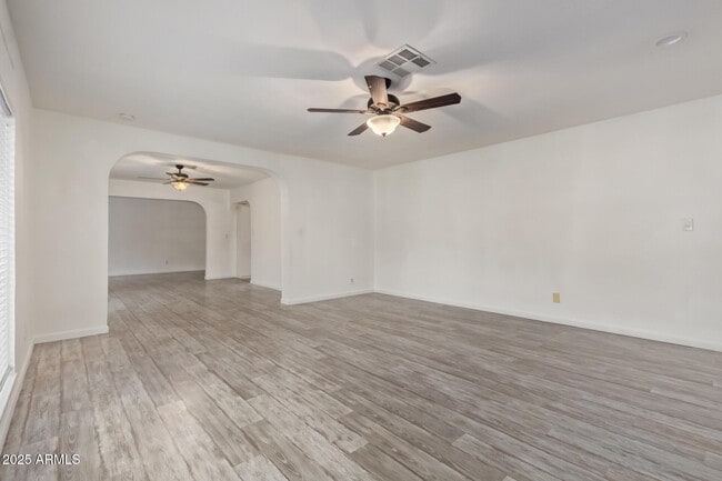 Building Photo - 5401 E Exeter Blvd