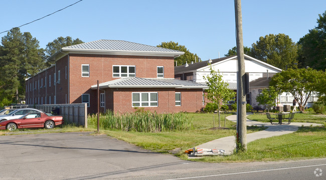 Building Photo - Studios at South Richmond I & II