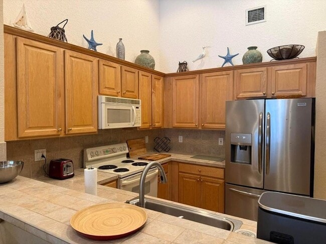 Building Photo - 328 W Coral Trace Cir