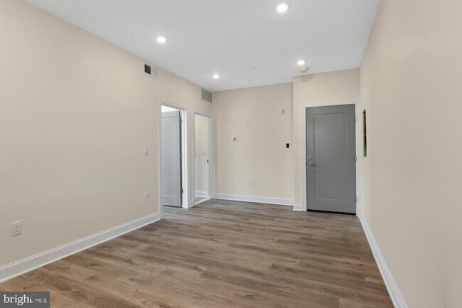 Building Photo - 511 Gorgas Ln