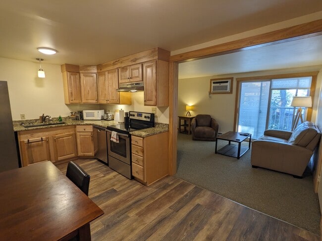Primary Photo - Village Green Apartments