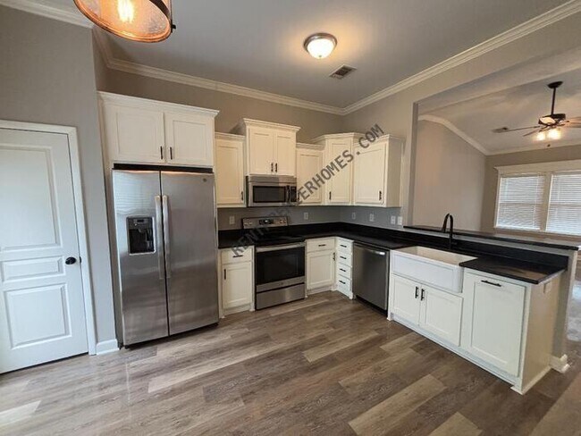 Building Photo - 32 Woodhaven Dr