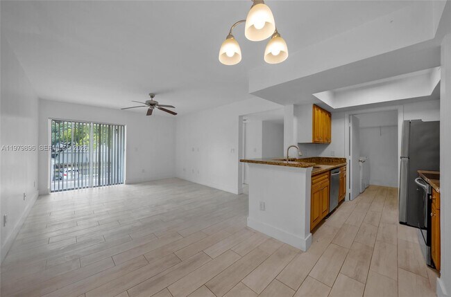 Building Photo - 5760 Rock Island Rd