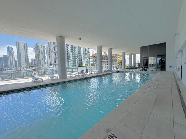 Building Photo - 1600 NE 1st Ave