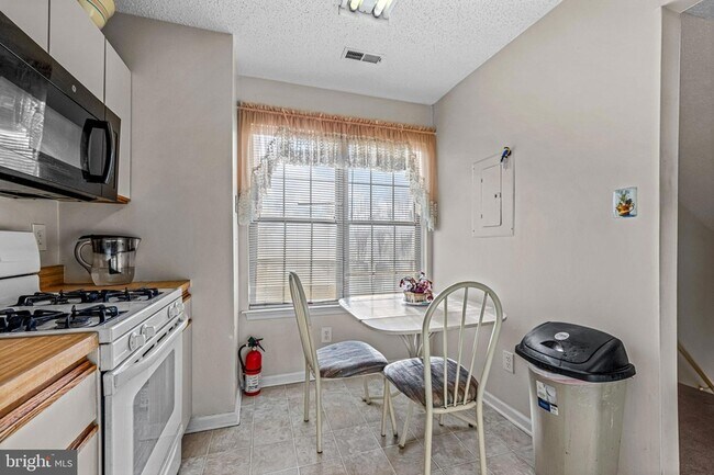 Building Photo - 656 Covington Ct