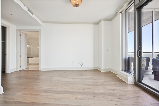 Building Photo - 3344 Peachtree Rd