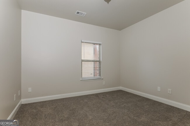 Building Photo - 12021 Kelowna Rd