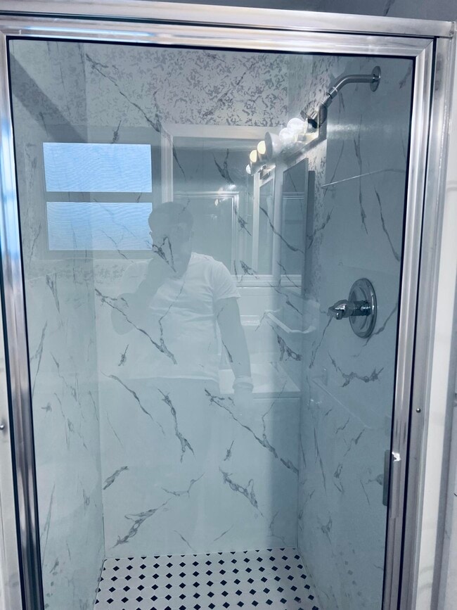 Building Photo - 759 Caroline Ave