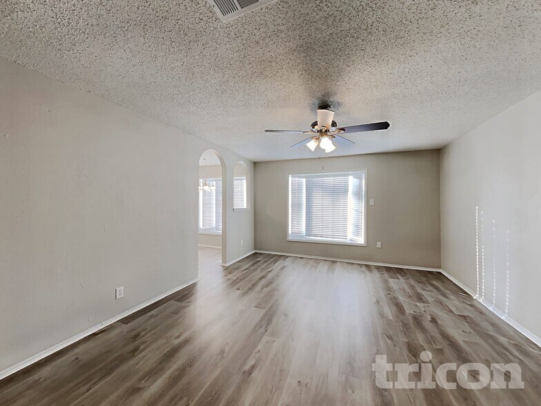 Building Photo - 155 Bellvue Dr