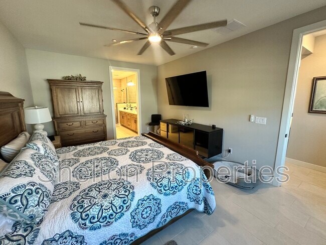 Building Photo - 11300 N Casa Dega Dr