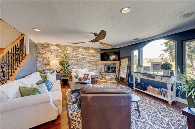 Building Photo - 7608 Camino Aberto