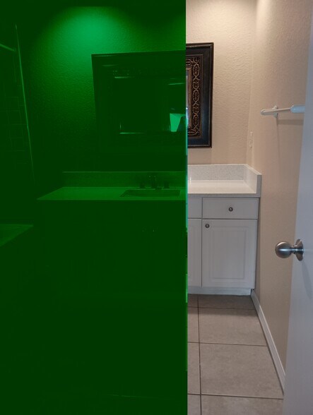 Building Photo - 402 S Armenia Ave