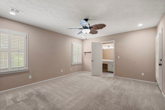 Building Photo - 5827 Winvelly Dr