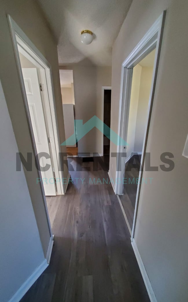 Building Photo - 114 N Jackson Ave