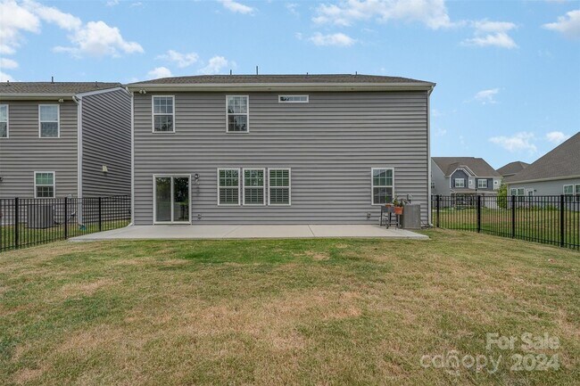 Building Photo - 15115 Moulin Court Dr