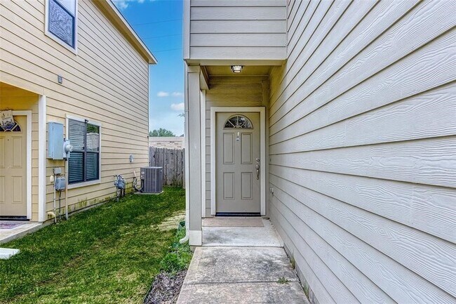 Building Photo - 6039 Shelbourne Park Ln
