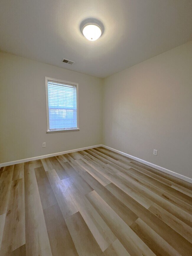 Building Photo - Windsor Park