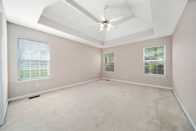 Building Photo - 100 Camden Ct N