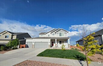 Building Photo - Beautiful 5 Bedroom, 3.5 Bath, 4 Car Garag...