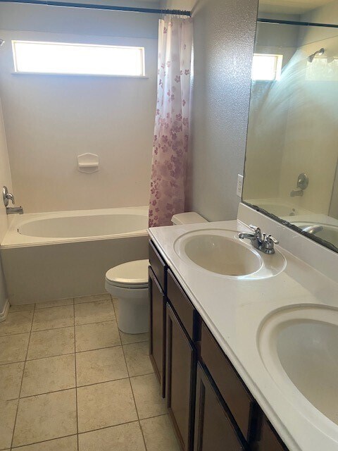 Building Photo - 1426 Joy Oaks Ln