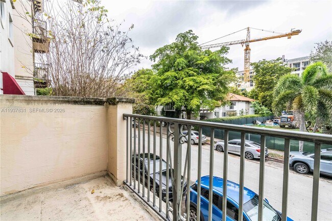 Building Photo - 300 Majorca Ave