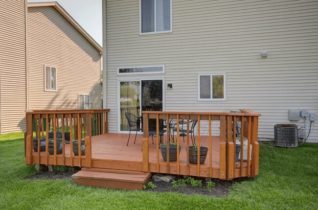 Building Photo - 14005 Danbury Dr
