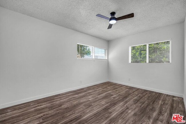 Building Photo - 1105 W 134th St