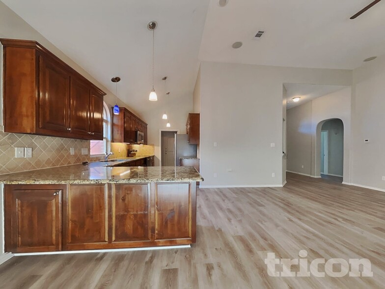 Building Photo - 2205 Kaitlyn Dr